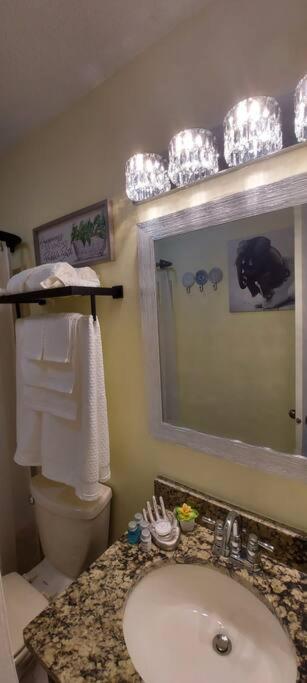 J.Creek Retreat, Creekside Townhouse +1 Car Garage Villa แมกกีวาเลย์ ภายนอก รูปภาพ