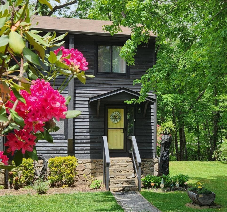 J.Creek Retreat, Creekside Townhouse +1 Car Garage Villa แมกกีวาเลย์ ภายนอก รูปภาพ
