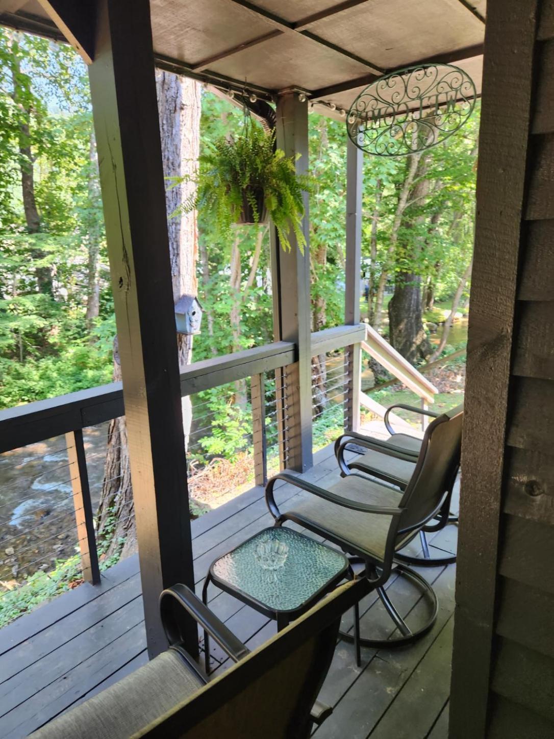 J.Creek Retreat, Creekside Townhouse +1 Car Garage Villa แมกกีวาเลย์ ภายนอก รูปภาพ